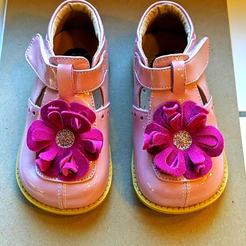 NWT Livie & Luca Bloom Mary Jane's Size 9